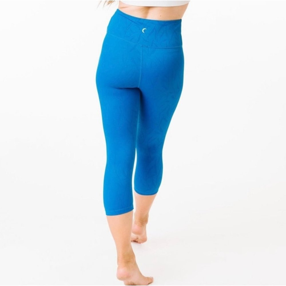 Zyia Royal Blue Willow Light n Tight Hi-Rise Crop 17" Size Medium